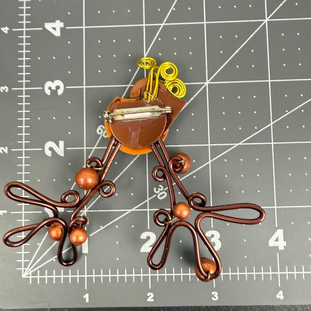 Renate Favour Whimsical Bird Brooch Copper Tone Wire Art Handcrafted Pin - Picture 6 of 6